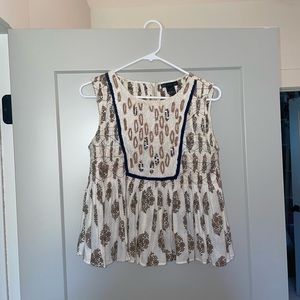 Women’s “let me be” tank with beading and floral, size xs, great condition